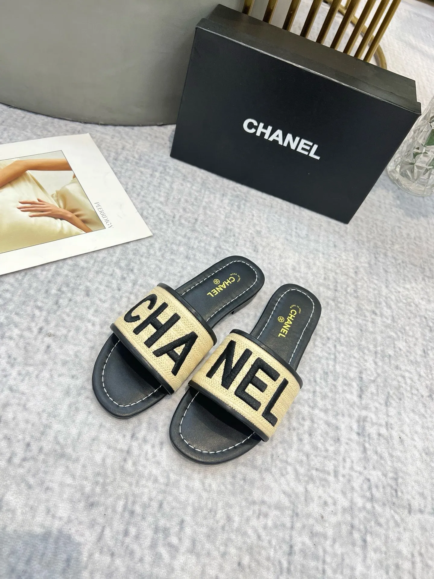 💕💕Factory direct selling price p340💕💕 Genuine leather sole +30 CHANEL, the upper uses three-dimensional electric embroidery technology, the upper foot is comfortable, soft and breathable, must-have size 35-43, leather sole +30